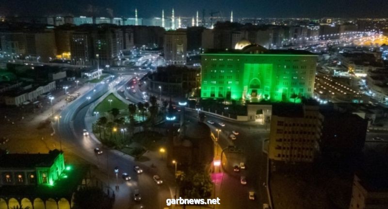المدينة  تكتسي بـ اللون الأخضر احتفاء بـ اليوم الوطني السعودي 90٠