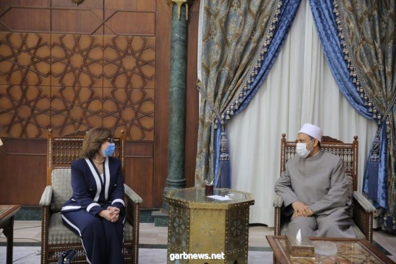 شيخ الأزهر لسفيرة مصر في طشقند: أوزباكستان تستمد هويتها وقوتها من التراث الإسلامي