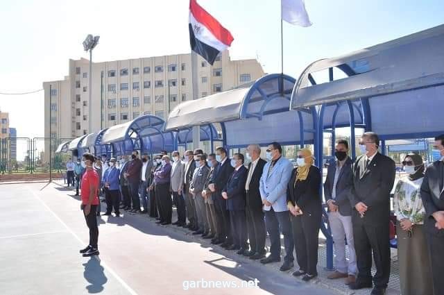 طلاب جامعة كفر الشيخ المصرية يؤدون "تحية العلم" بمشاركة رئيس الجامعة