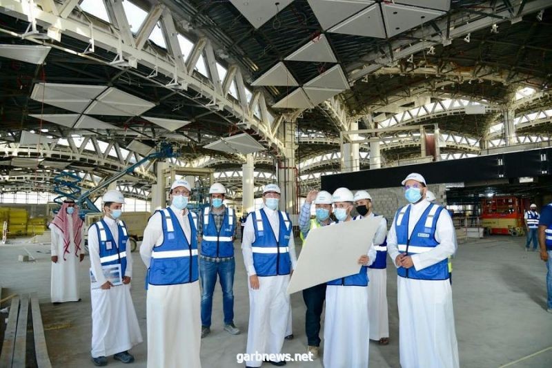وزير النقل يتفقد مطار الملك خالد الدولي للتأكد من الخطة التشغيلية للمشاريع