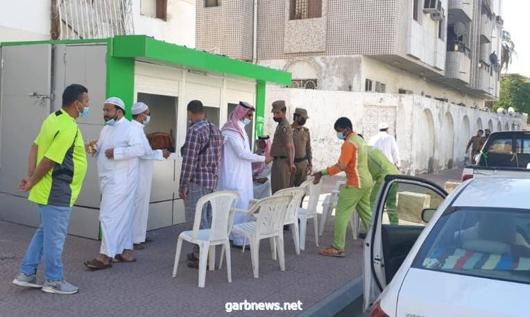 بلدية العتيبية تنفذ حملة لإزالة الأكشاك أمام الدوائر الرسمية