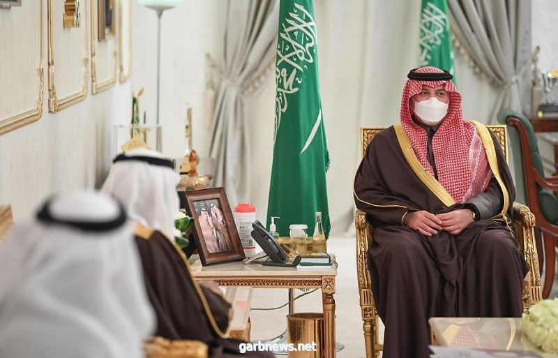 سمو الأمير فيصل بن خالد بن سلطان يستقبل رئيس النادي الأدبي الثقافي وعددًا من الكُتّاب والمؤلفين.