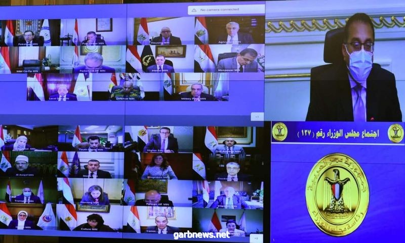 رئيس الوزراء يهنىء الرئيس والشعب المصرى بذكرى ثورة 25 يناير وعيد الشرطة
