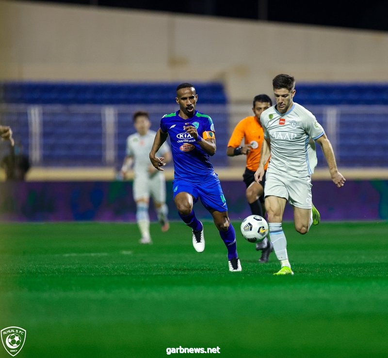 الهلال السعودي يمطر الفتح بخماسية.. ويلاحق الشباب في صدارة الدوري