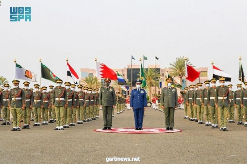 رئيس #هيئة_الأركان_العامة يرعى حفل تخريج الدفعة الثامنة عشر من طلبة كلية الملك عبدالله للدفاع الجوي.
