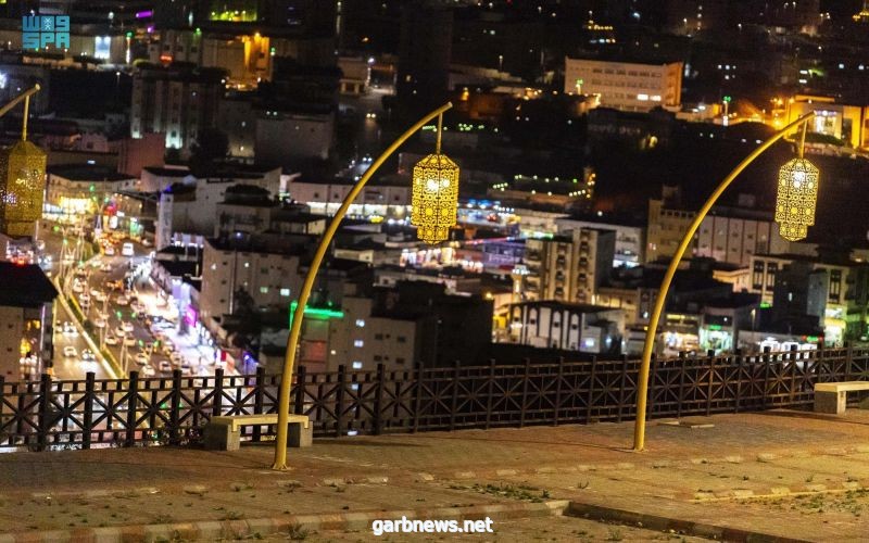 #تحت_الأضواء  : الفوانيس الرمضانية تزين شوارع ومحلات الباحة خلال شهر رمضان.
