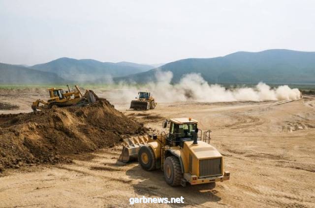 ضبط 4 مخالفين لنظام البيئة ينهلون الرمال وتجريف التربة بالمدينة