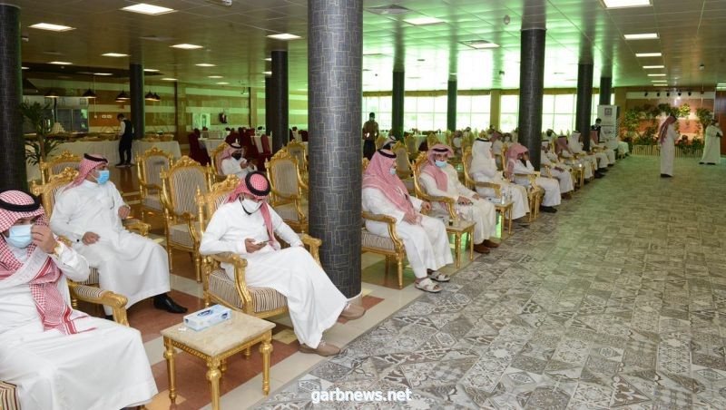 رئيس جامعة الملك خالد يؤكد أهمية لقاحات كورونا