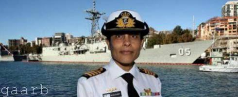 بالصور : مهندسة مسلمة مصرية قائدة لوحدة صواريخ البحرية الأسترالية