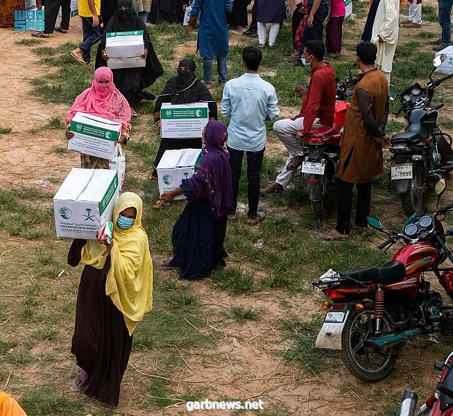 مركز الملك سلمان للإغاثة يواصل تأمين الغذاء للاجئين الروهينجا والأسر الأكثر احتياجا في بنغلاديش