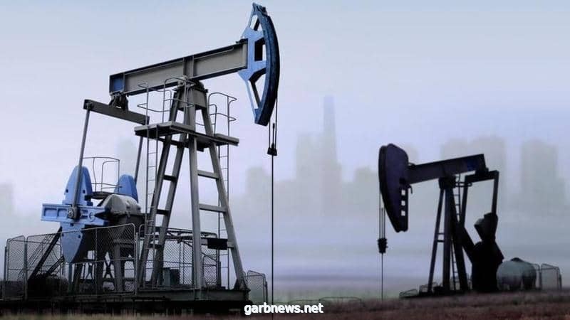 أسعار النفط تصعد 1.89 % بفعل تراجع الدولار وضبابية المعروض الإيراني