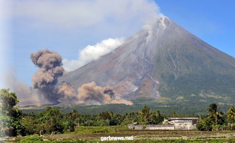 سلسلة انفجارات تهز ثاني أنشط بركان في الفلبين