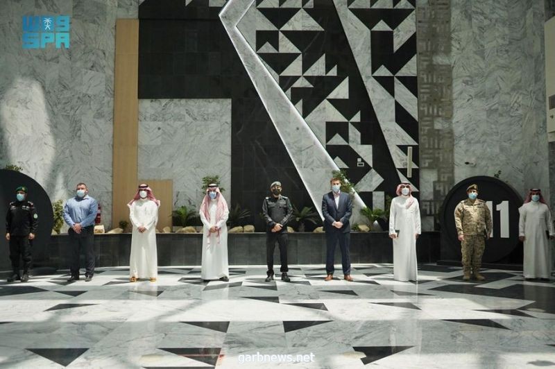 مركز العمليات الأمنية الموحدة (911) بمنطقة الرياض يستقبل اللجنة المنظمة لمعرض الدفاع العالمي واللجنة الفرعية للأمن