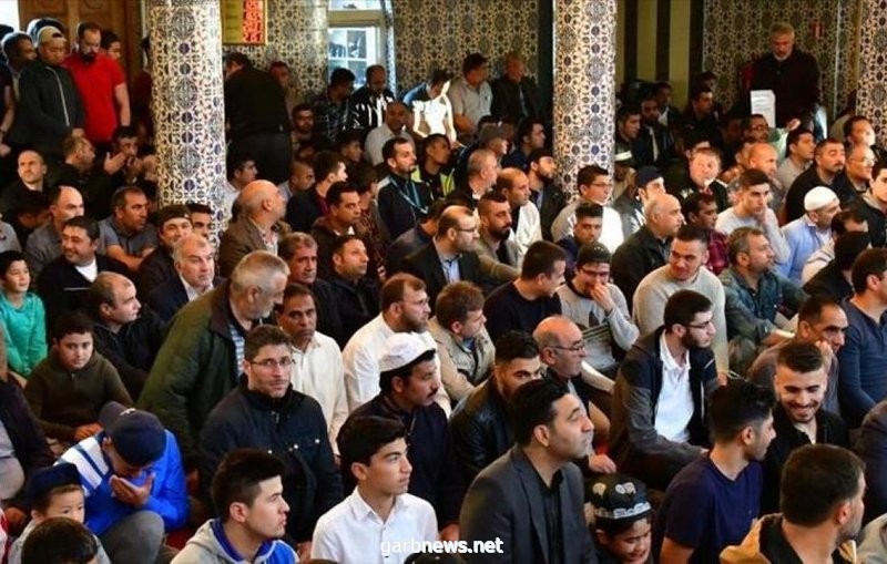 بعد رفع قيود كورونا.. مسلمو لندن يؤدون صلاة عيد الأضحى