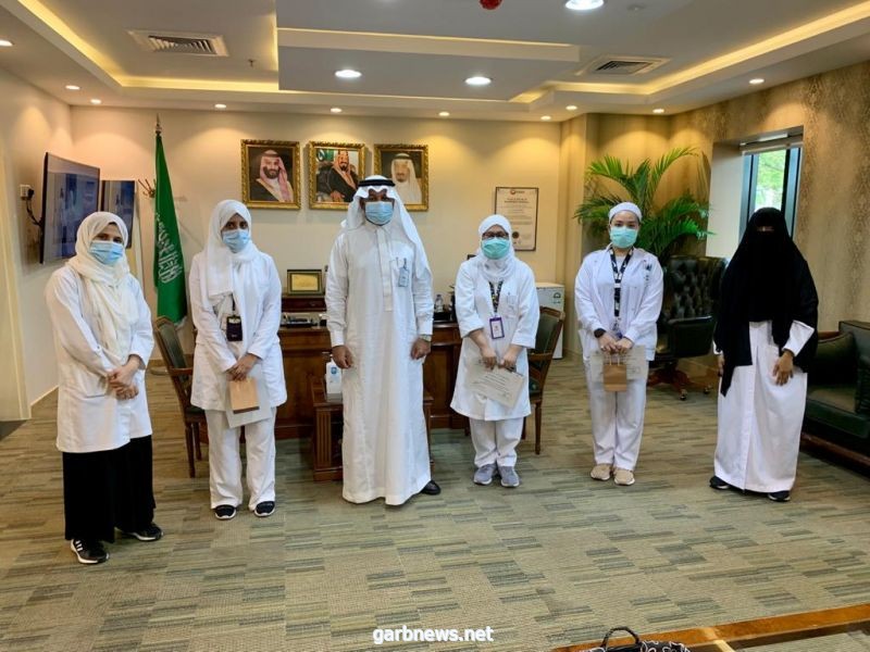 المدير التنفيذي بمستشفى شرق جدة يكرم الممرضات المتميزات