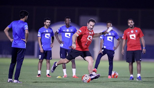 الهلال يستأنف تدريباته في غياب الدوليين