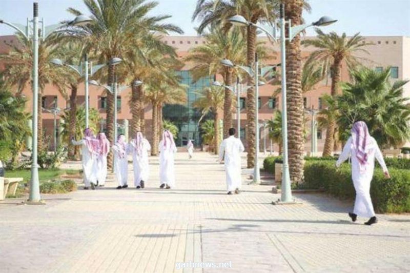 توجيهات من "التعليم" بحث طلاب الجامعات الحكومية على الالتزام بالزي الرسمي خلال الدوام الجامعي