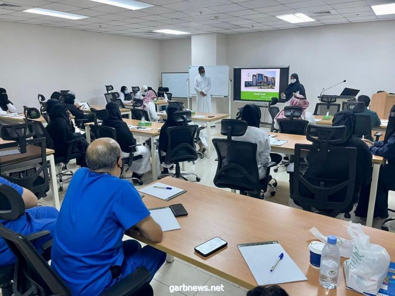 الشؤون الأكاديمية والتدريب بمستشفى شرق جدة تنفذ دورة التميز في خدمة العملاء