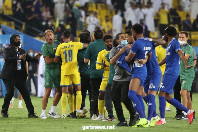 مفاجآت في تقرير مباراة الهلال والنصر الآسيوية .. إدانة حسين عبدالغني وتبرئة البليهي