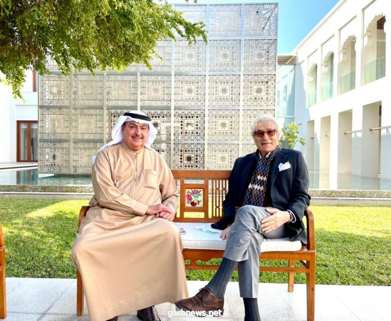 بالصور.. زيارة فاروق حسني لمؤسسة الشيخ راشد آل خليفة للفنون بمملكة البحرين.