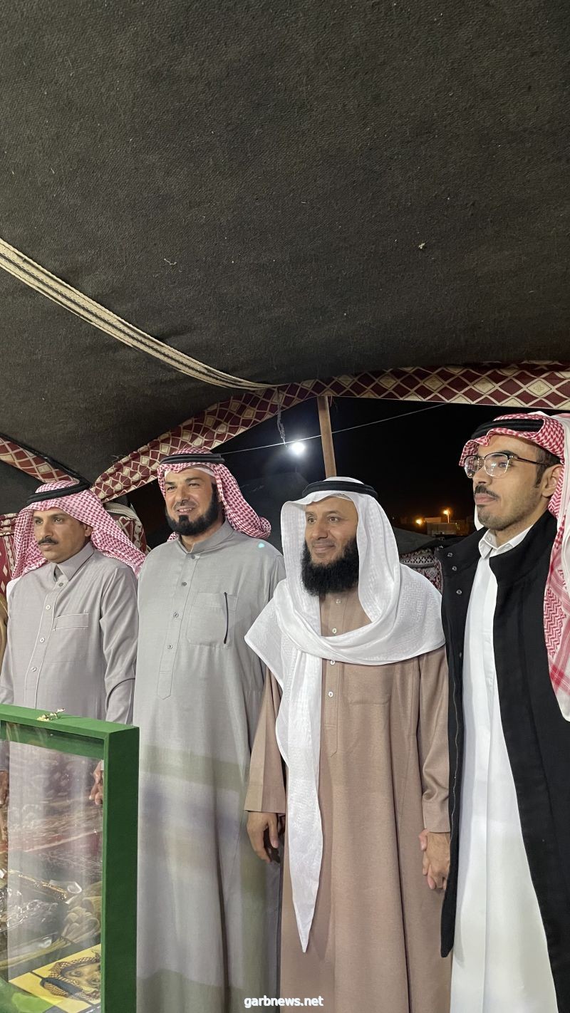 أسرة ال عاظة يحتفلون بتخرج ابنهم "محمد" من جامعة شقراء