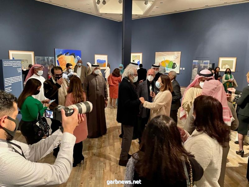 افتتاح معرض فاروق حسني بحضور كثيف من شيوخ ووزراء ودبلوماسيين وفنانين ومثقفين وإعلاميين بمملكة البحرين