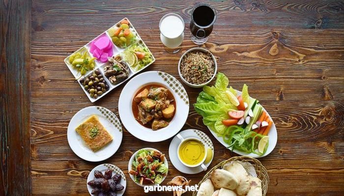 رغم قلة الطعام .... 5 عادات غذائية تؤدي لزيادة الوزن في رمضان
