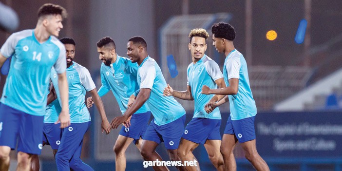 الهلال يبدأ اليوم تحضيراته للشارقة.. ويبحث عن نقطة ضمان المركز الأول