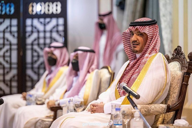 سمو الأمير عبدالعزيز بن سعود ينقل تهنئة القيادة لمنسوبي ومنسوبات #وزارة_الداخلية بمناسبة نجاح الخطط الأمنية لموسم العمرة وحلول العيد.
