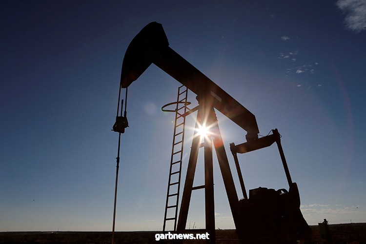 النفط يقفز 5 % نتيجة لمخاوف نقص الإمدادات