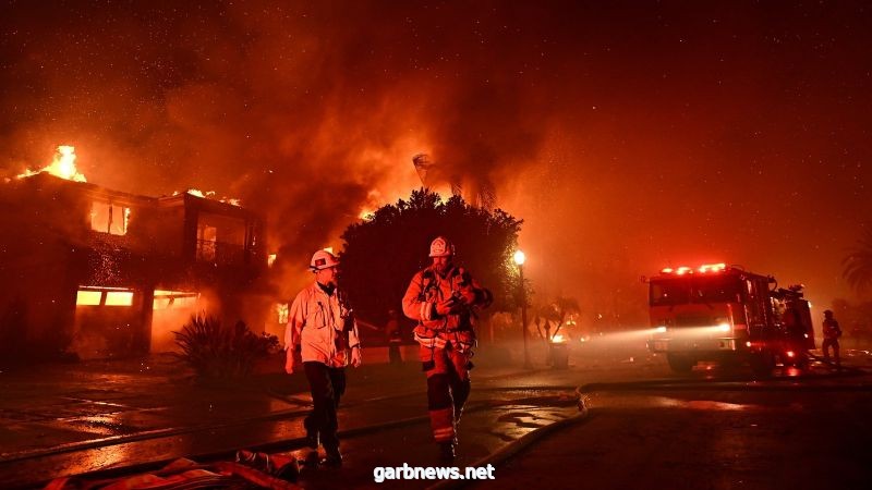 حريق مفاجئ يدمر 20 منزلاً فخماً على ساحل كاليفورنيا