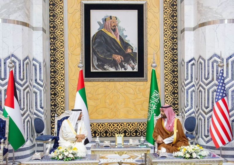 ولي العهد يستقبل الرئيس الإماراتي في مطار جدة