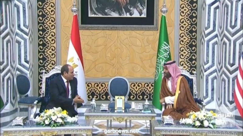 ولي العهد يستقبل الرئيس المصري في جدة