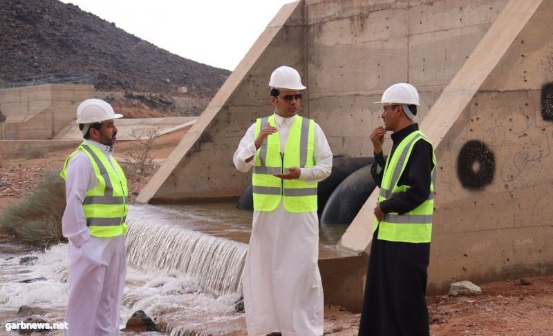 مدير البيئة والمياه بحائل يتفقد السدود