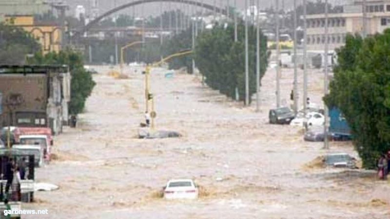 لجنة حصر الأضرار تباشر خسائر المواطنين والمقيمين المتأثرين من سيول جدة
