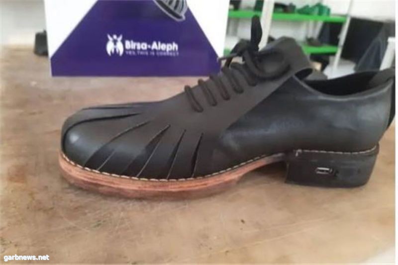 صُنع في #تونس.. حذاء يشحن الأجهزة المحمولة بالمشي
