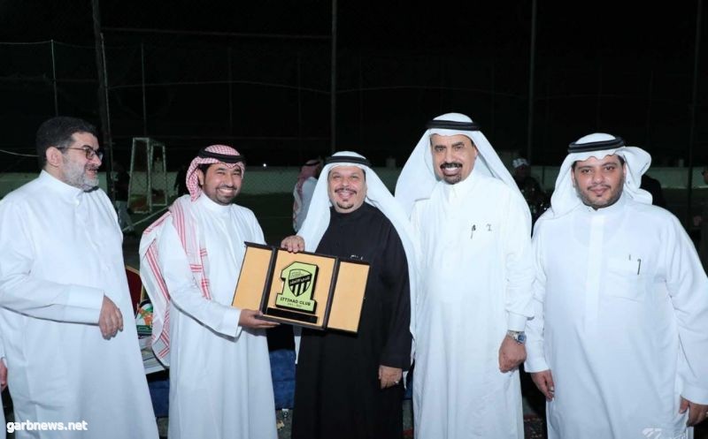 تكريم إدارة المسئولية الاجتماعية في نادي الاتحاد السعودي لرجل الأعمال مبارك بن د هيكل السلمي