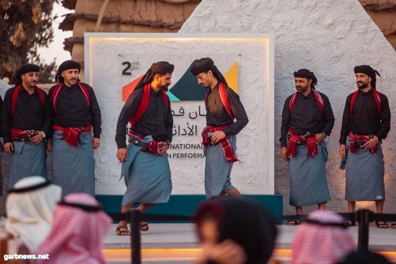 فن البرعة اليمني يخطف الأنظار في مهرجان قمم الدولي للفنون الأدائية الجبلية