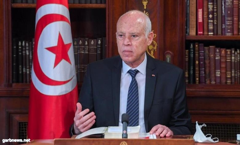 الرئيس التونسي يبرر تدني الإقبال في الانتخابات بعدم ثقة التونسيين في البرلمان