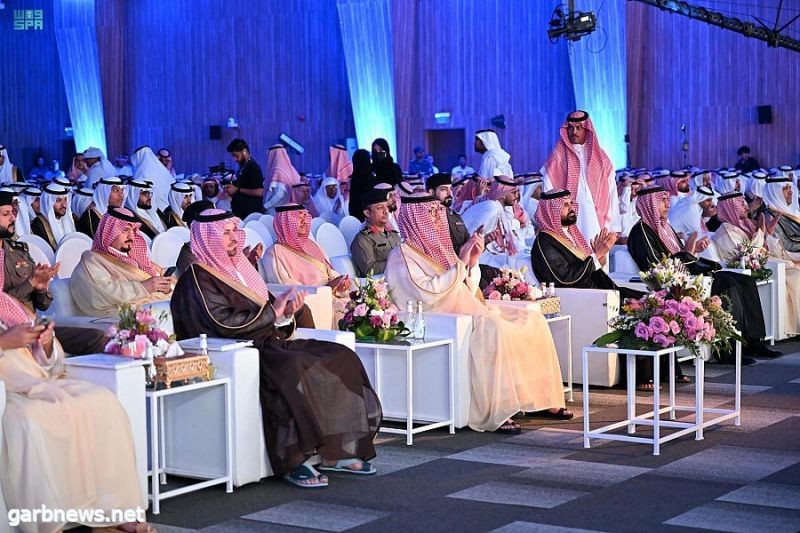 سمو الأمير سعود بن جلوي يشهد حفل تخريج الدفعة الثامنة لجامعة جدة.