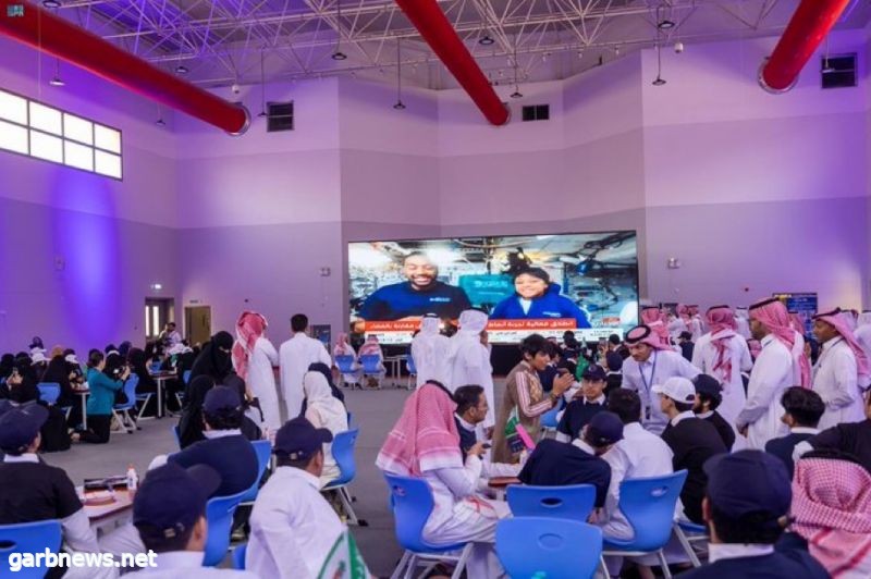 بشكل تفاعلي من محطة الفضاء الدولية .. رائدا الفضاء السعوديان يجريان تجربة "الانتقال الحراري" مع طلاب المدارس في المملكة