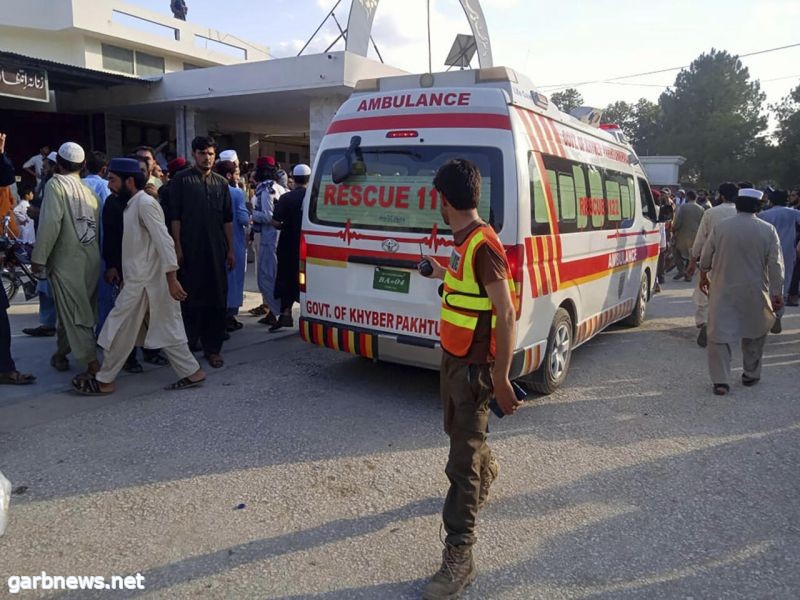 مقتل 11 عاملاً في انفجار قنبلة شمال غرب باكستان