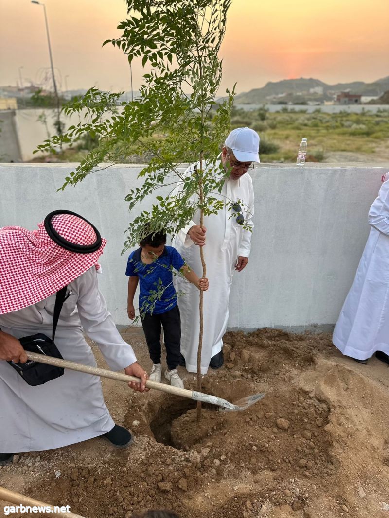 "بر جدة" وفرع "البيئة" يشاركان في مبادرة تشجير وقف السلام بالتزامن مع تدشين المشتل الخيري