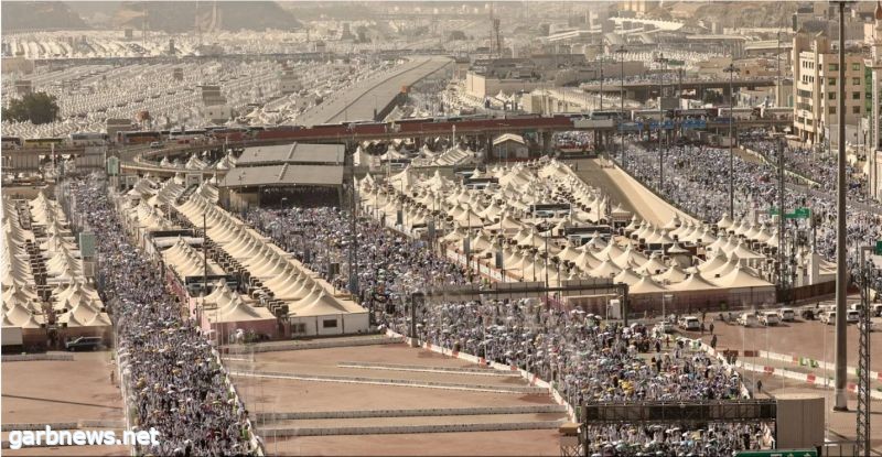 في أول أيام عيد الأضحى.. الحجاج يرمون جمرة العقبة الكبرى