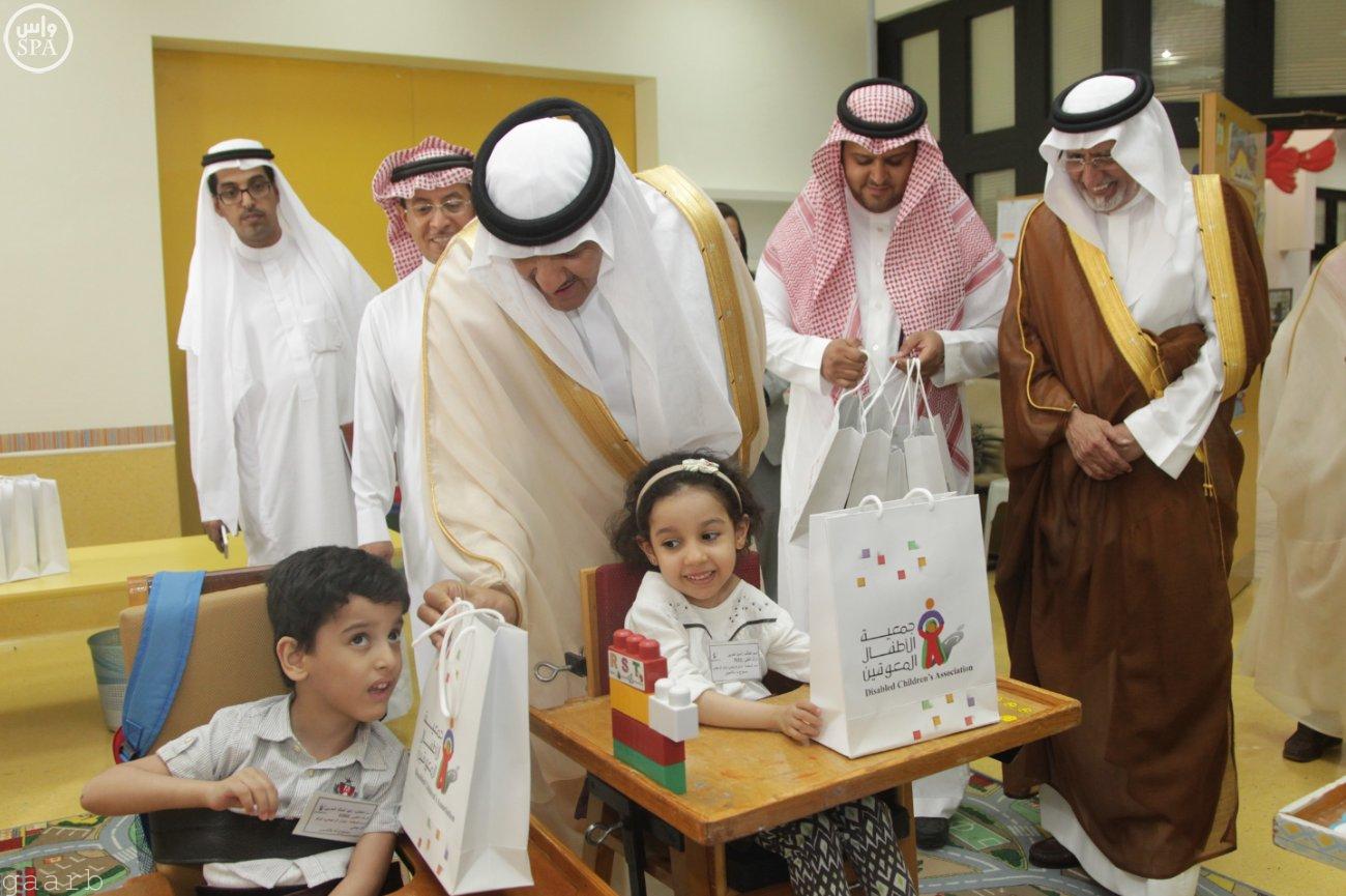 الأمير سلطان بن سلمان يتفقد مركز جمعية الأطفال المعوقين بالرياض
