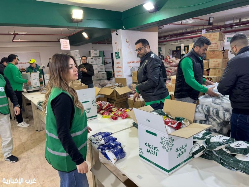 نجوم الرياضة يشاركون "مصر الخير" في تعبئة كراتين حملة إفطار صائم لتوزيعها على المستحقين نجوم الرياضة يشاركون "مصر الخير" في تعبئة كراتين حملة إفطار صائم لتوزيعها على المستحقين
