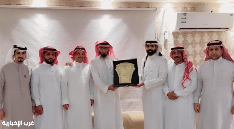 تكريم الموجه الطلابي الأستاذ سعد بن ضاحي الشراري تكريم الموجه الطلابي الأستاذ سعد بن ضاحي الشراري
