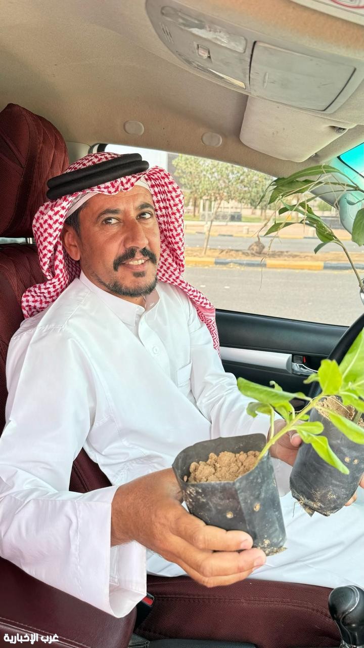 بيئة رنية توزّع 400 شتلة زراعية دعماً لمبادرة السعودية الخضراء بيئة رنية توزّع 400 شتلة زراعية دعماً لمبادرة السعودية الخضراء