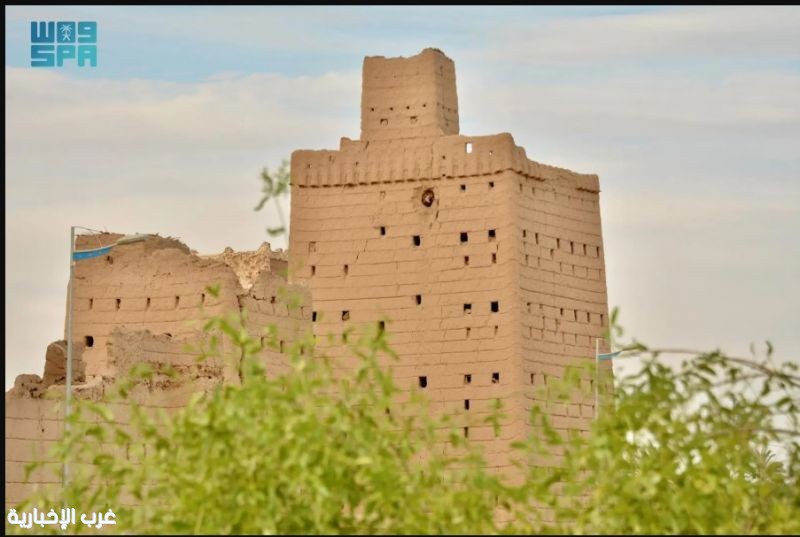 "قرية القابل" بنجران.. موطن أشجار النخيل المعمِّرة والبيوت الطينية العتيقة "قرية القابل" بنجران.. موطن أشجار النخيل المعمِّرة والبيوت الطينية العتيقة