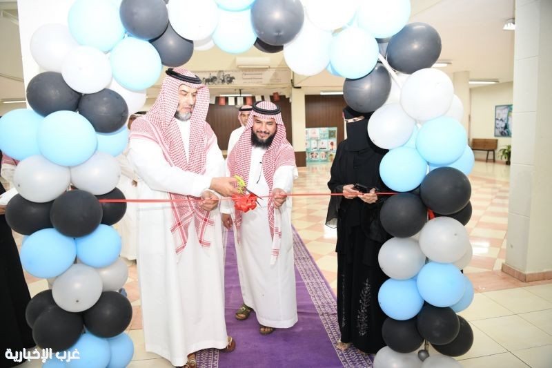 مدير عام التعليم بمنطقة مكة المكرمة يدشن قاعة همة التدريبية بالمدرسة الإبتدائية الرابعة والمتوسطة الثالثة بالقنفذة مدير عام التعليم بمنطقة مكة المكرمة يدشن قاعة همة التدريبية بالمدرسة الإبتدائية الرابعة والمتوسطة الثالثة بالقنفذة